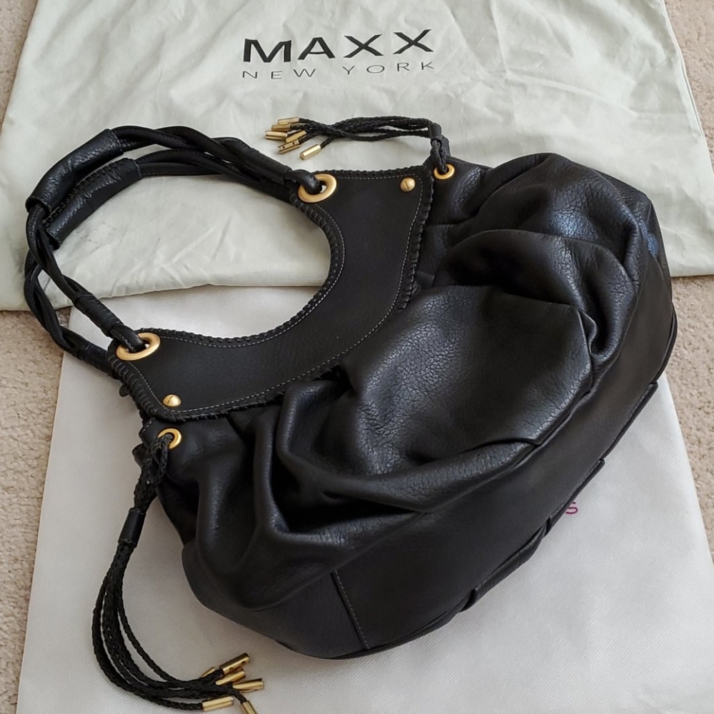 Maxx New York Black Leather Shoulder Bag